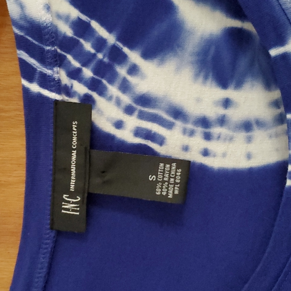 Top - Picture 2 of 3